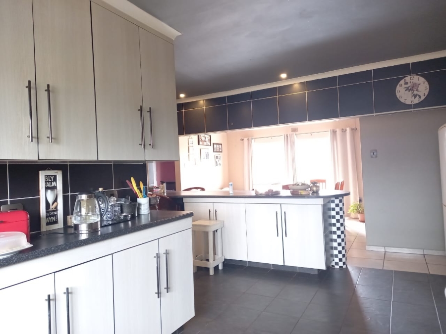 4 Bedroom Property for Sale in Parkersdorp Western Cape